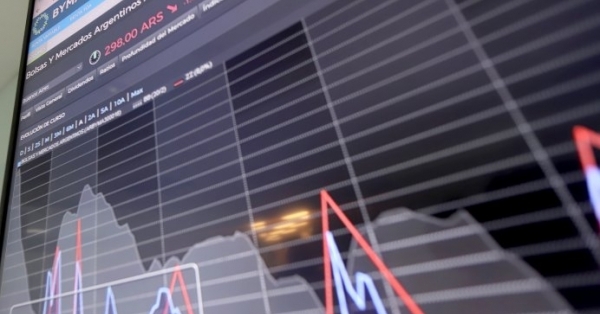Mercados festejan fórmula Macri-Pichetto: ADRs saltan hasta 14% y riesgo país se hunde 6%